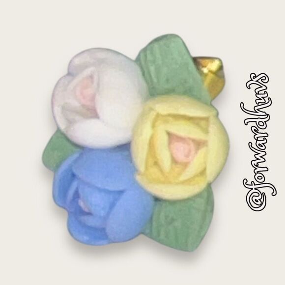 Handcrafted Floral Clay Pin - Picture 6 of 9